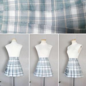 Tennis skirt size small in perfect condition